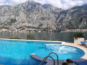 Vista with pool